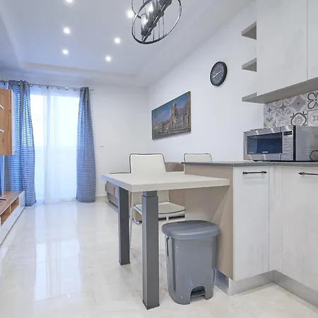 Full Sun Getaway - 1br Apartment